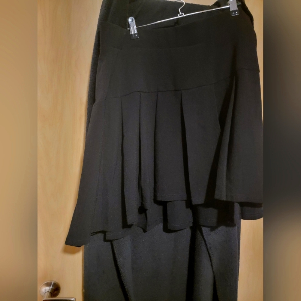 Torrid Black Pleated Skirt Size 16